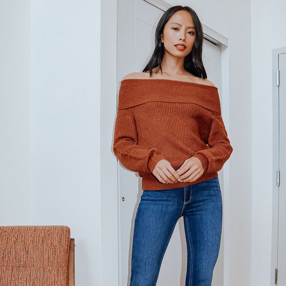 NWT Fall Rust Red Ribbed Off-the-Shoulder Sweater - Picture 3 of 6
